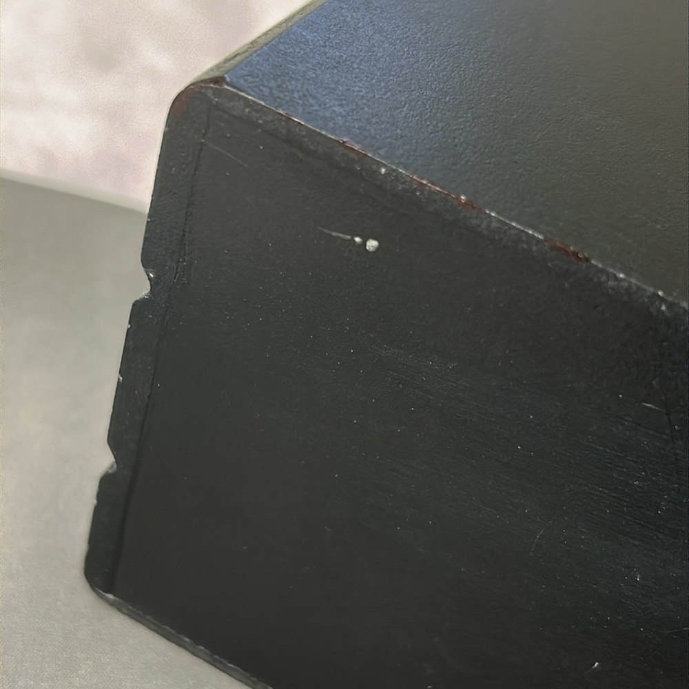 🖤Vintage “Gucci Dress The Part” book stack designed wooden decoration - Picture 12 of 13